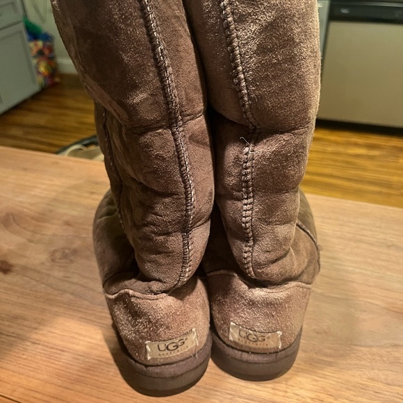 Women’s classic tall UGGS - Picture 8 of 10